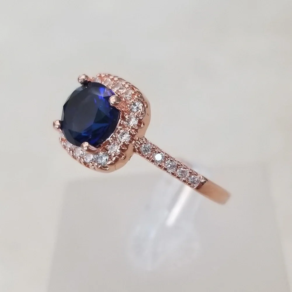 18k Sapphire Ring - Picture 3 of 8